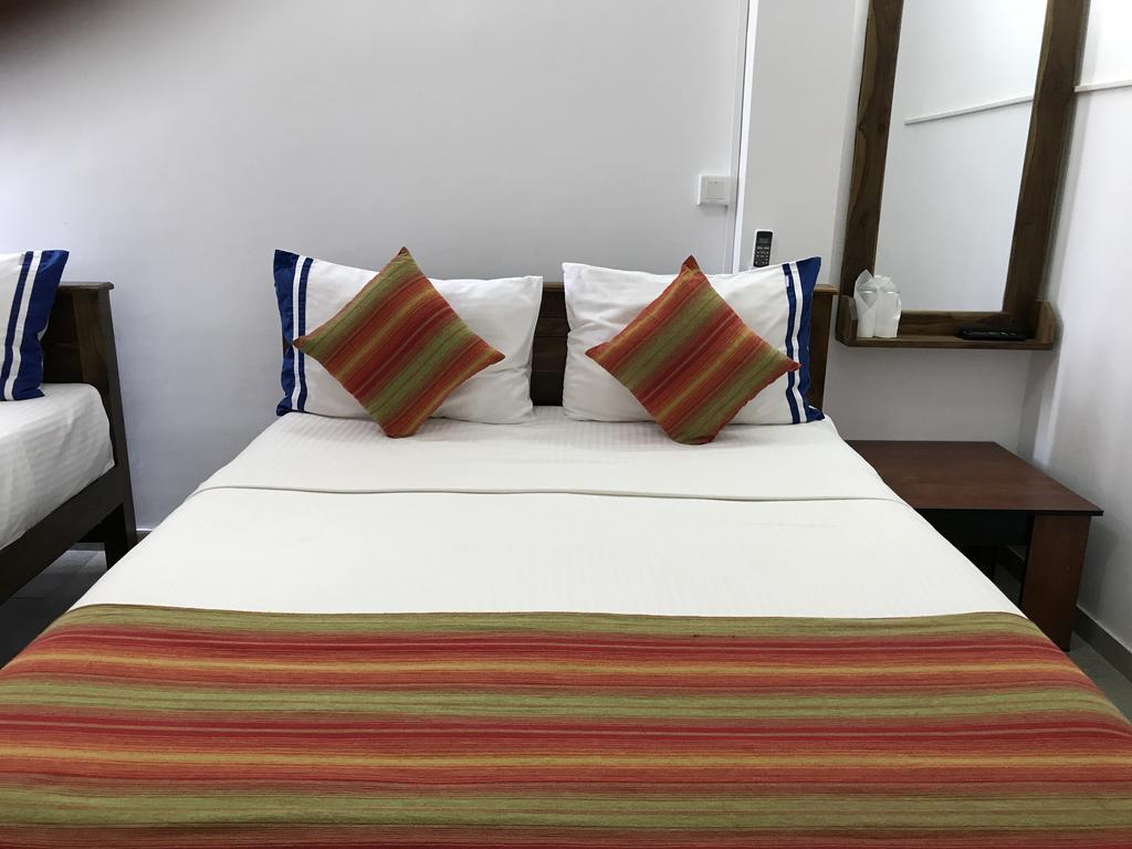 Diamond Lake Tourist Rest Anuradhapura Exterior photo
